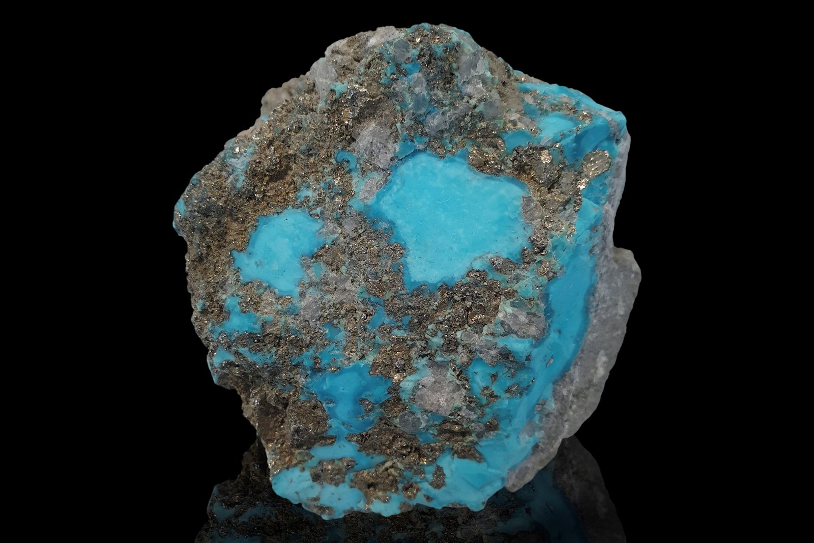 Turquesa con Pirita
7 x 7 x 6.5 cm
(Autor: Museo MIM)