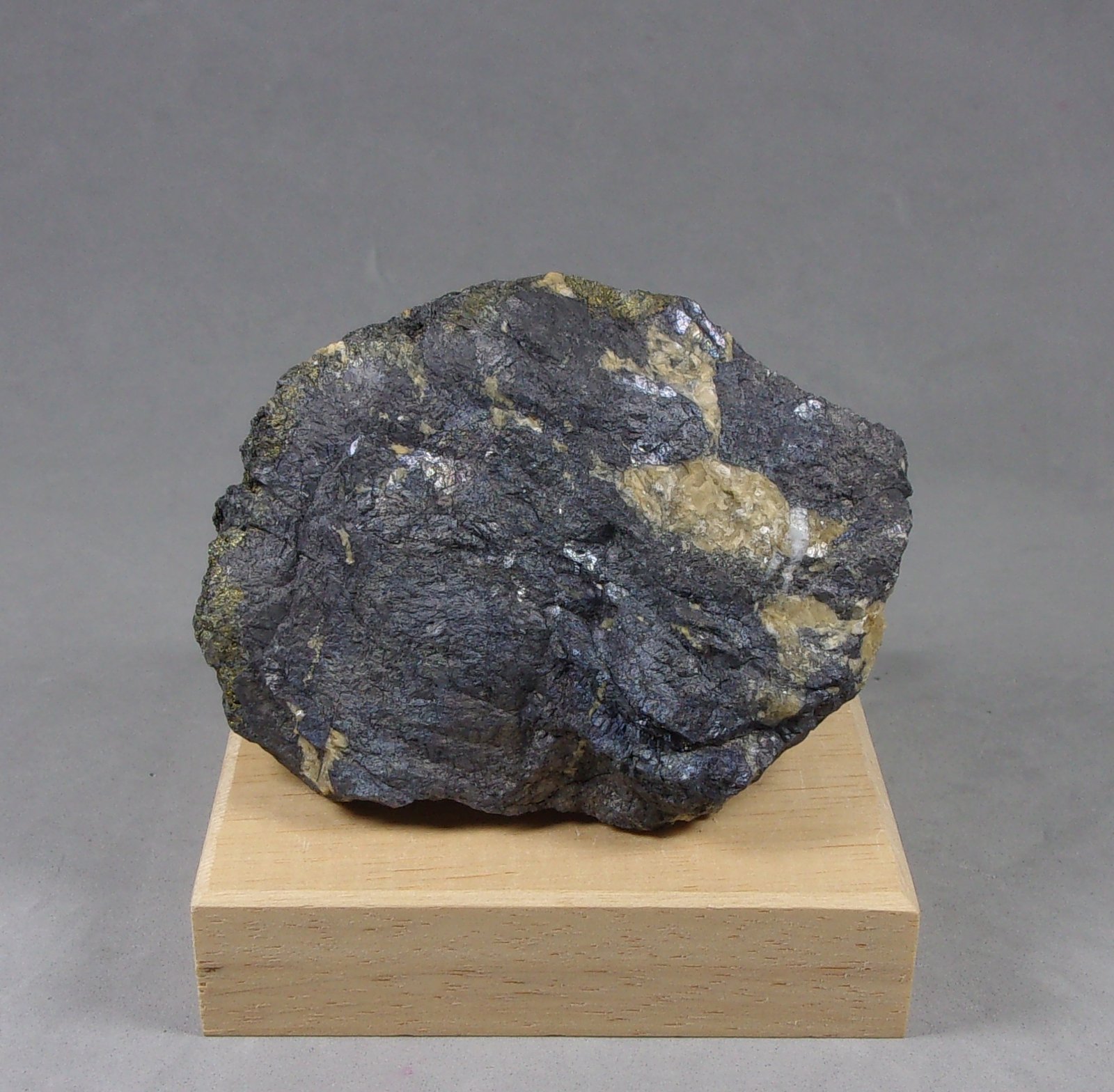 Ullmannita
6,5 x 5 x 2 cm.
(Autor: J. G. Alcolea)