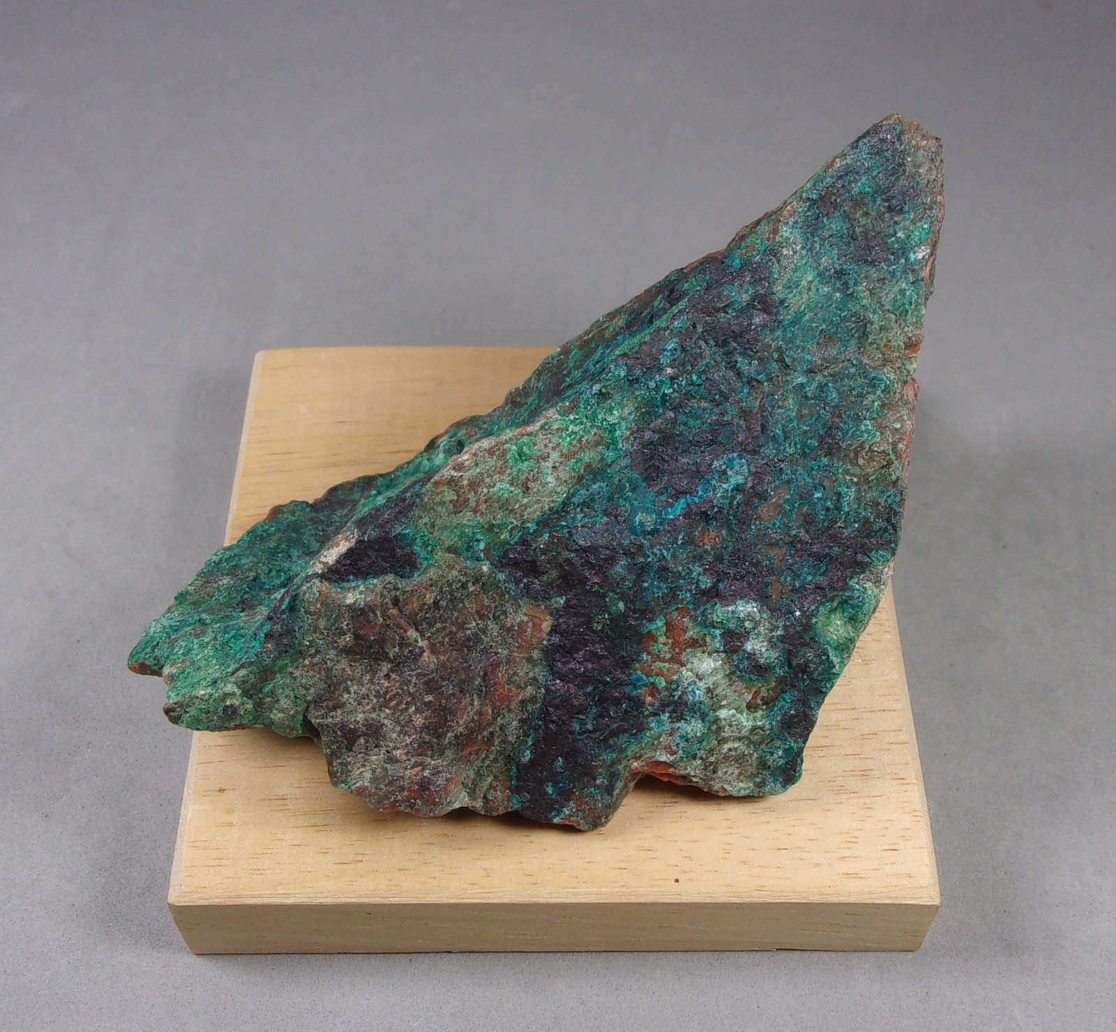 Umangita
9,5 x 5 x 4,5 cm.
(Autor: J. G. Alcolea)
