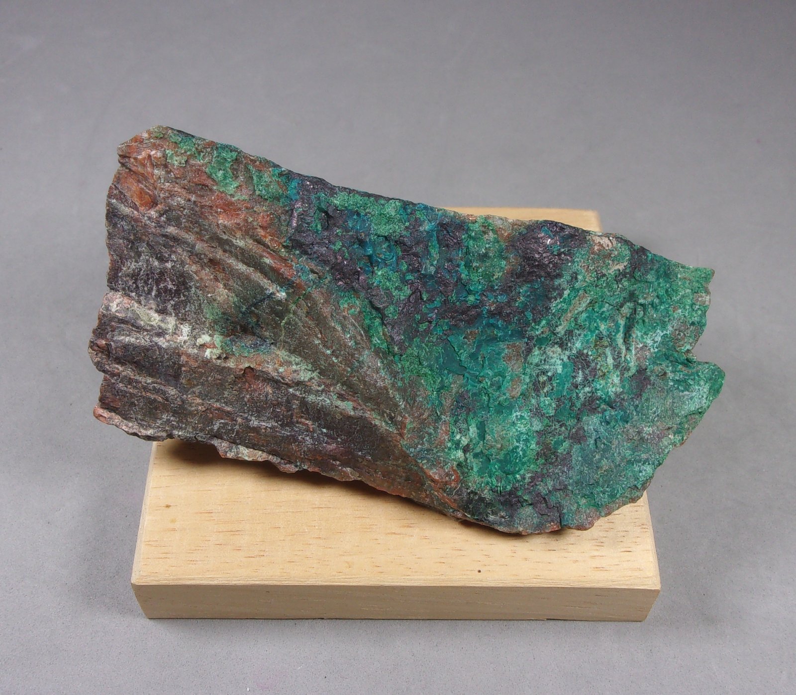 Umangita
9,5 x 5 x 4,5 cm.
(Autor: J. G. Alcolea)