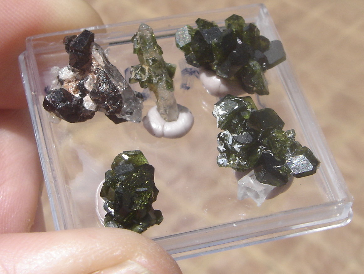 Uvita
Cristales com cerca de 1,2 cm
(Autor: Anisio Claudio)