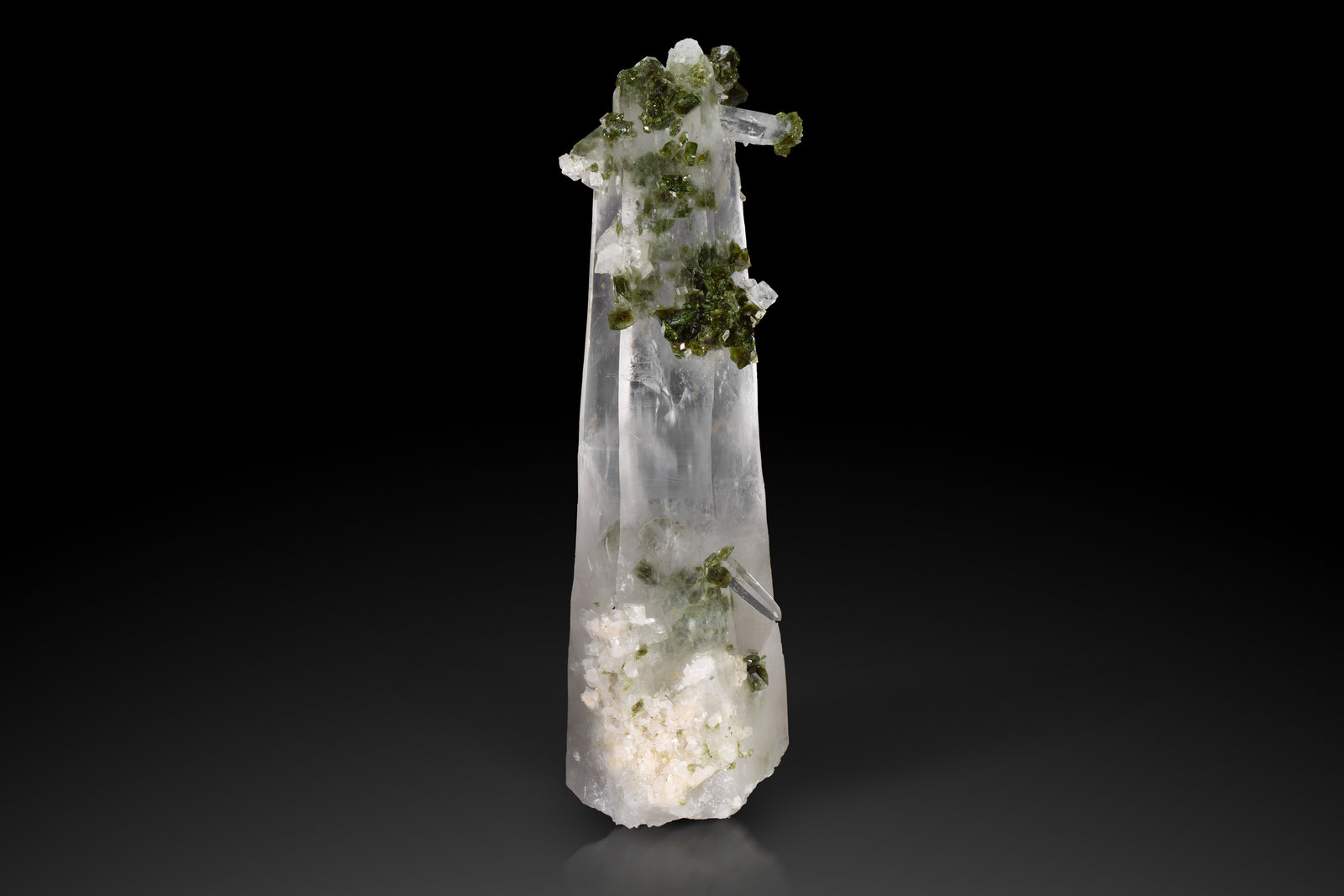 Uvita
7 x 6 x 23 cm / cristal principal: 1.1 cm
(Autor: Museo MIM)