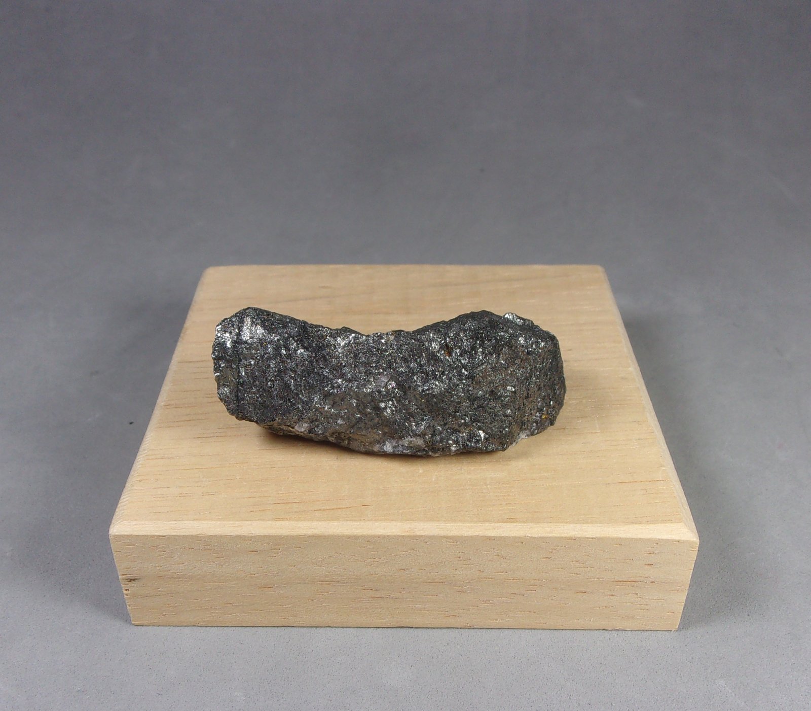 Vaesita
4,3 × 2 × 1,6 cm.
(Autor: J. G. Alcolea)