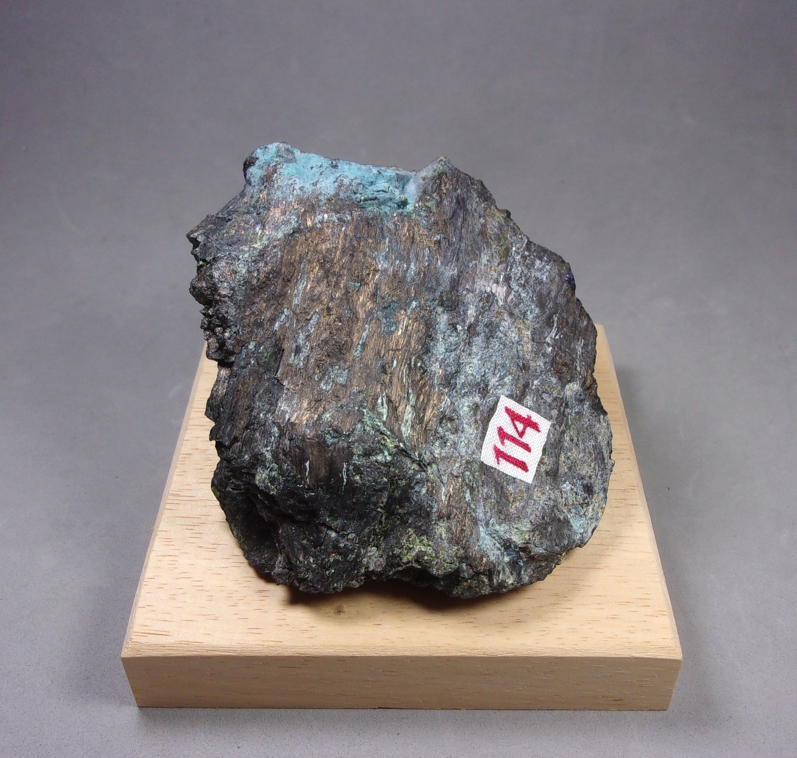 Valleriita
7,6 x 6,7 x 1,9 cm.
(Autor: J. G. Alcolea)
