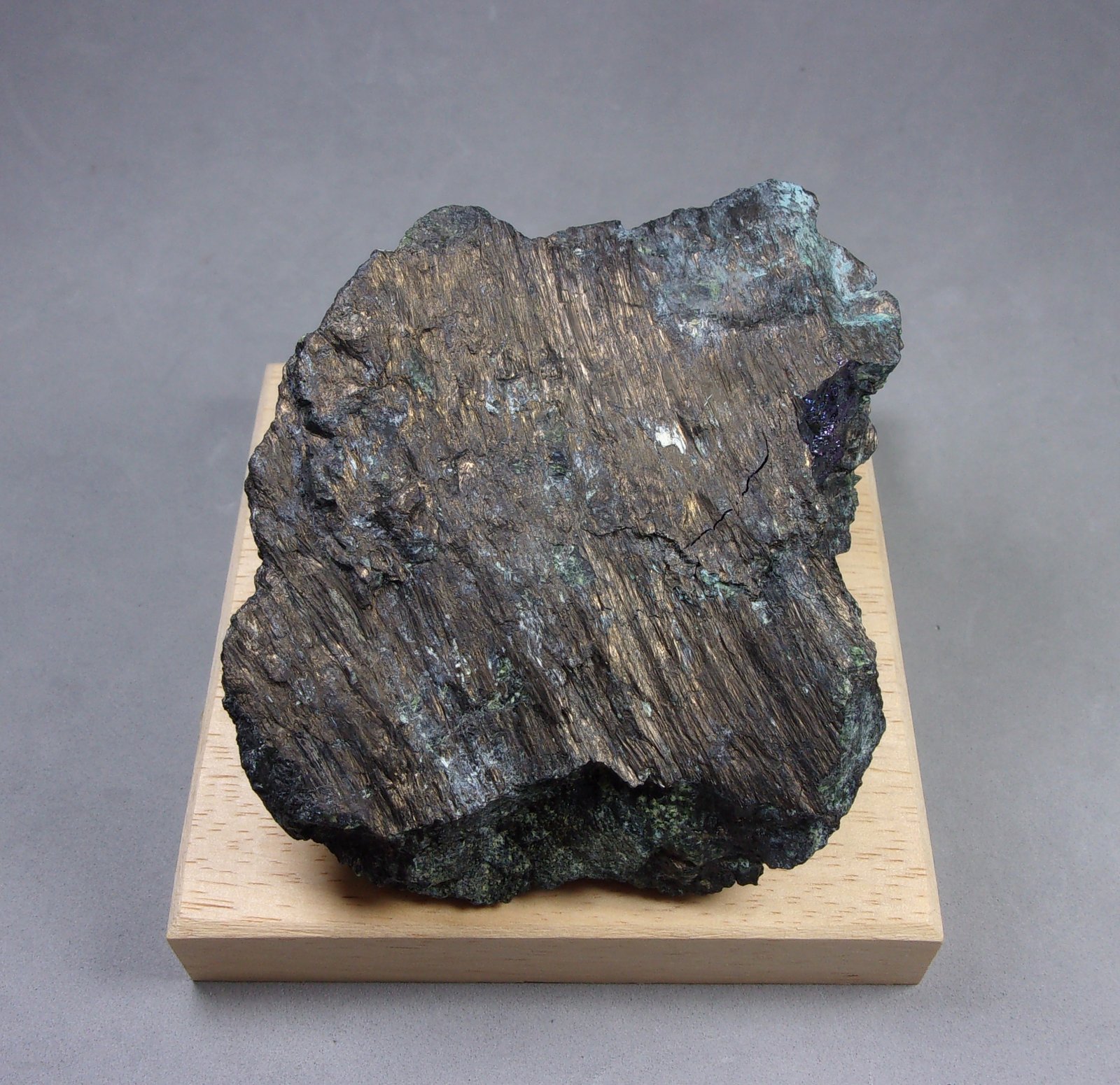 Valleriita
7,6 x 6,7 x 1,9 cm.
(Autor: J. G. Alcolea)