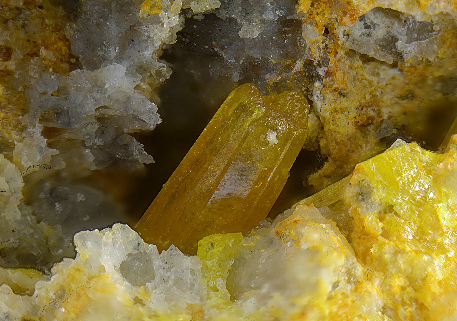 Vanadinita
Cristal de 3 mm.
(Autor: Antonio Carmona)