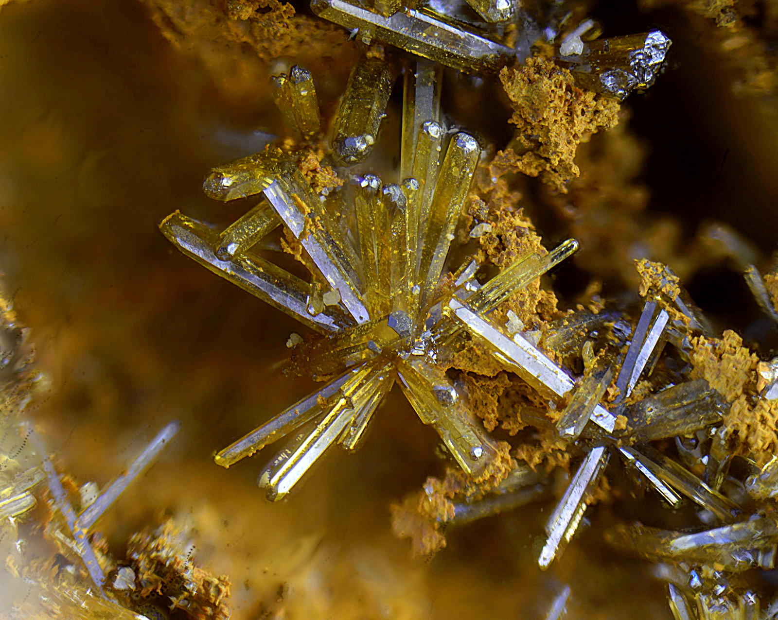 Vanadinita.
Campo de visión de 3 mm.
(Autor: Antonio Carmona)