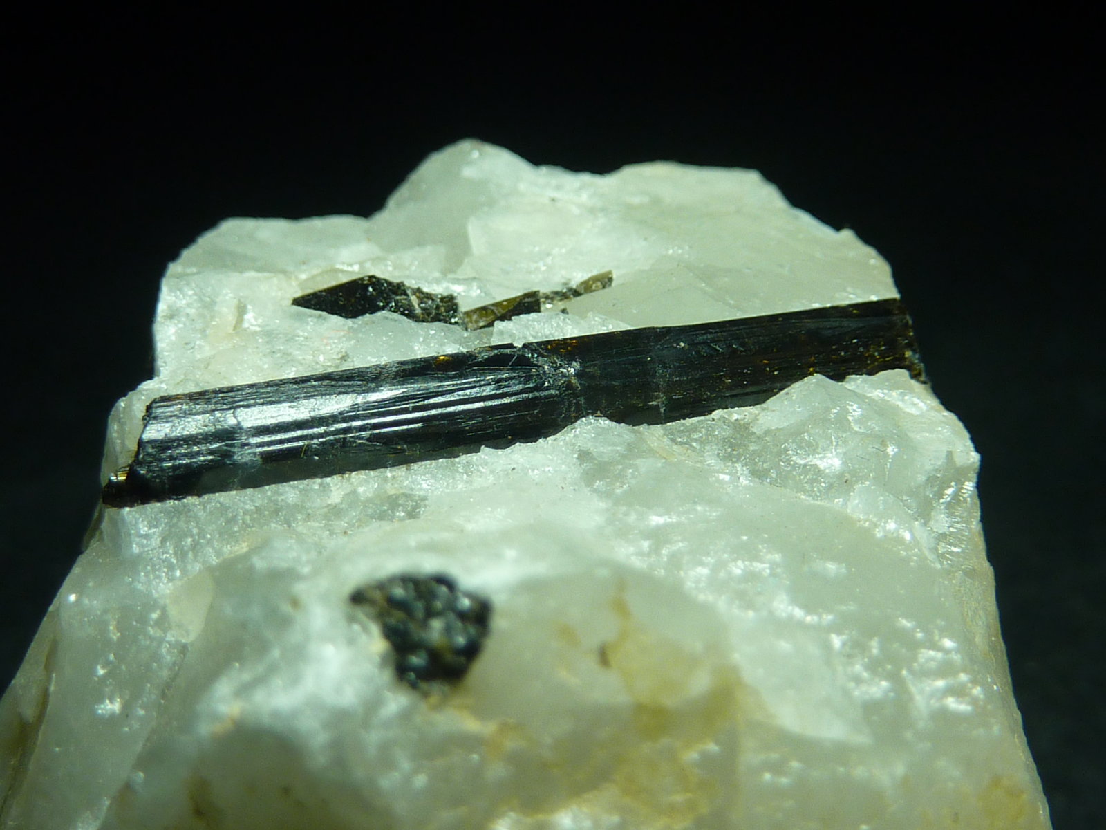 Turmalina (Grupo)
Cristal de 20 x 4 mm
(Autor: Joaquin Blanco Cortina)