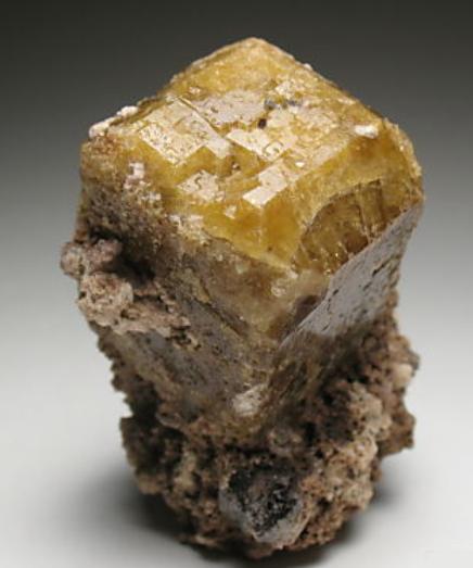 Vesuvianita
4,5 x 3,5 x 3 cm
(Autor: Antonio Alcaide)