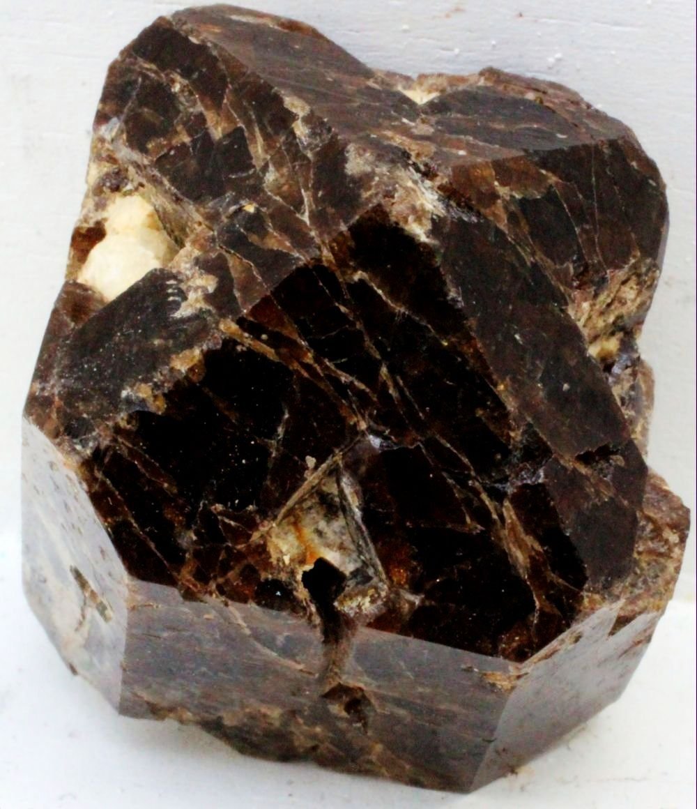 Vesuvianita
33 x 32 x 31 mm.
(Autor: José Luis Zamora)