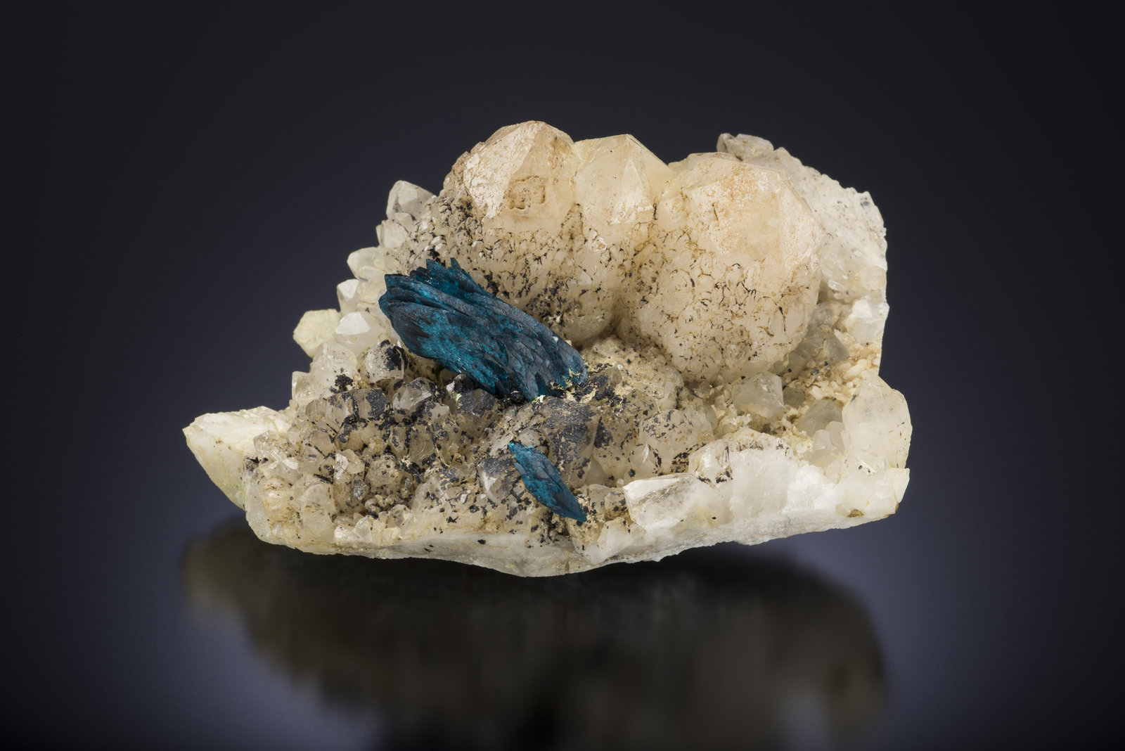 Veszelyita
7.5 x 5.5 x 3.5 cm / cristal principal: 2.1 cm
(Autor: Museo MIM)