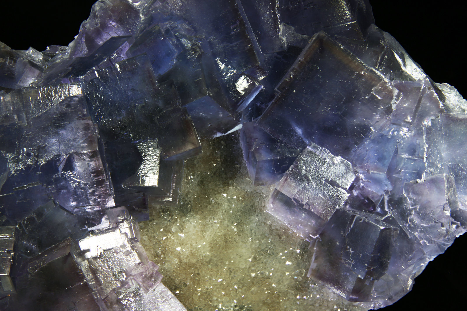 Fluorita, Cuarzo
25x16cm, cristales hasta 5cm
(Autor: Raul Vancouver)