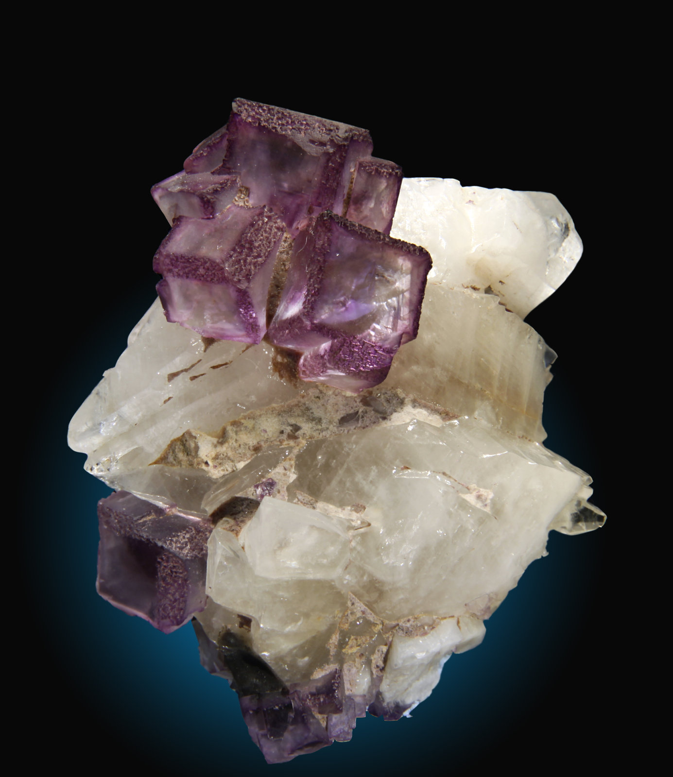 Fluorita, calcita
75x65mm, cristales de 1cm de arista
(Autor: Raul Vancouver)