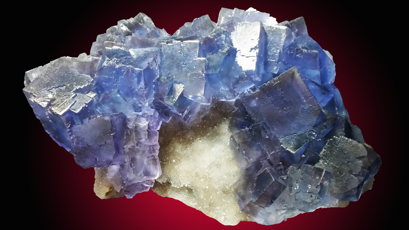 Fluorita, cuarzo
25x16cm, cristales hasta 5cm
(Autor: Raul Vancouver)