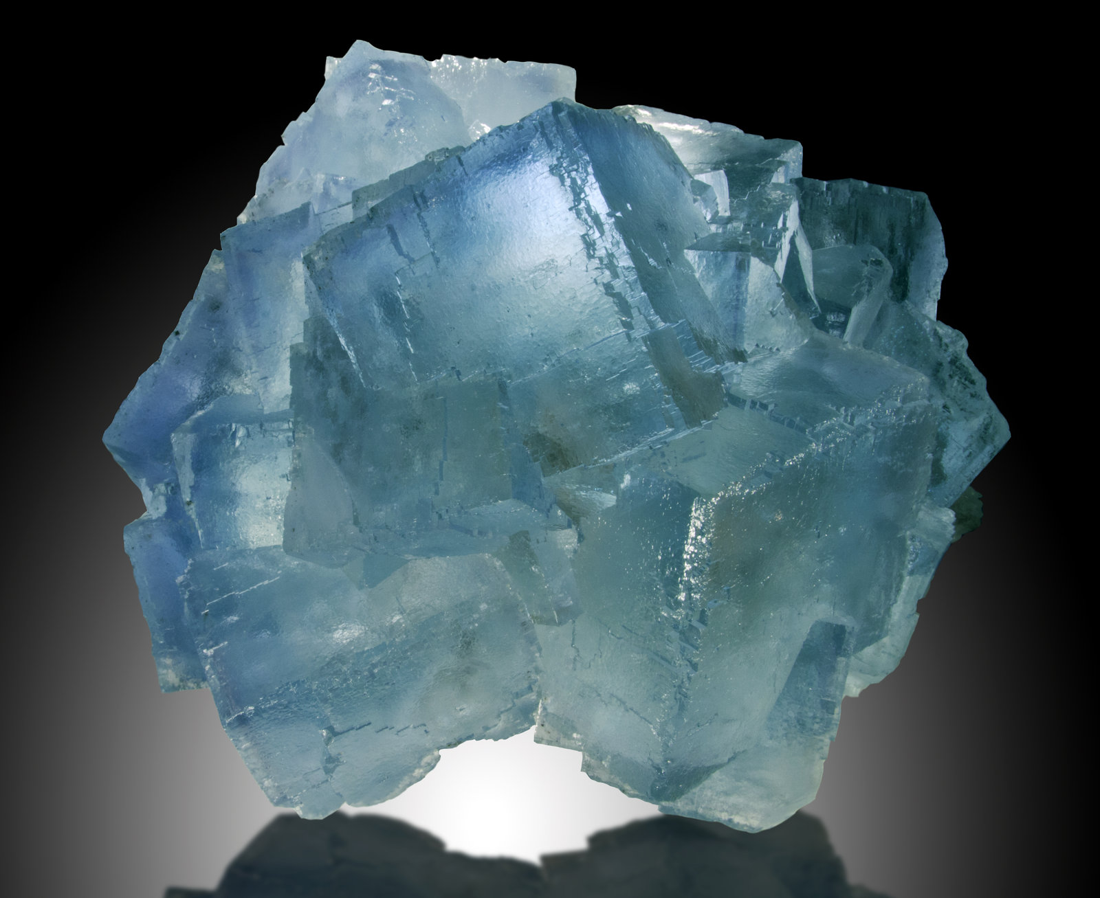 Fluorita
26 x 23cm, cristales hasta 8cm de arista
(Autor: Raul Vancouver)