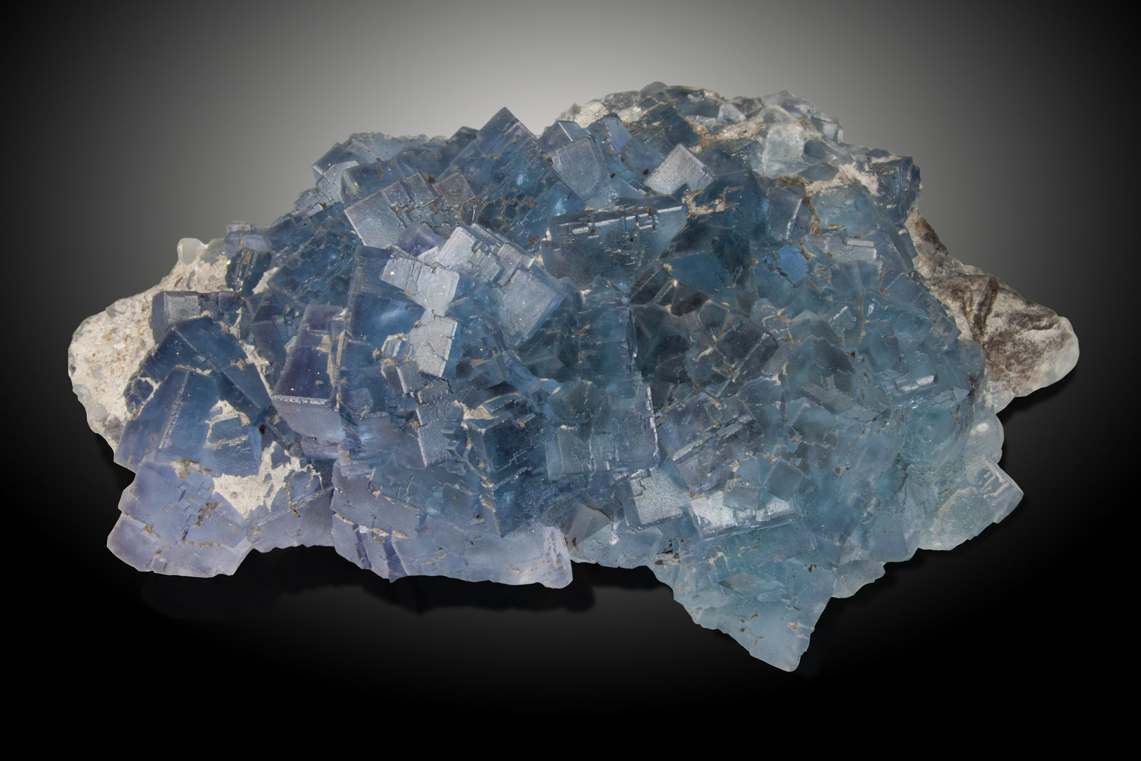 Fluorita
33x18cm, cristales hasta 3cm
(Autor: Raul Vancouver)