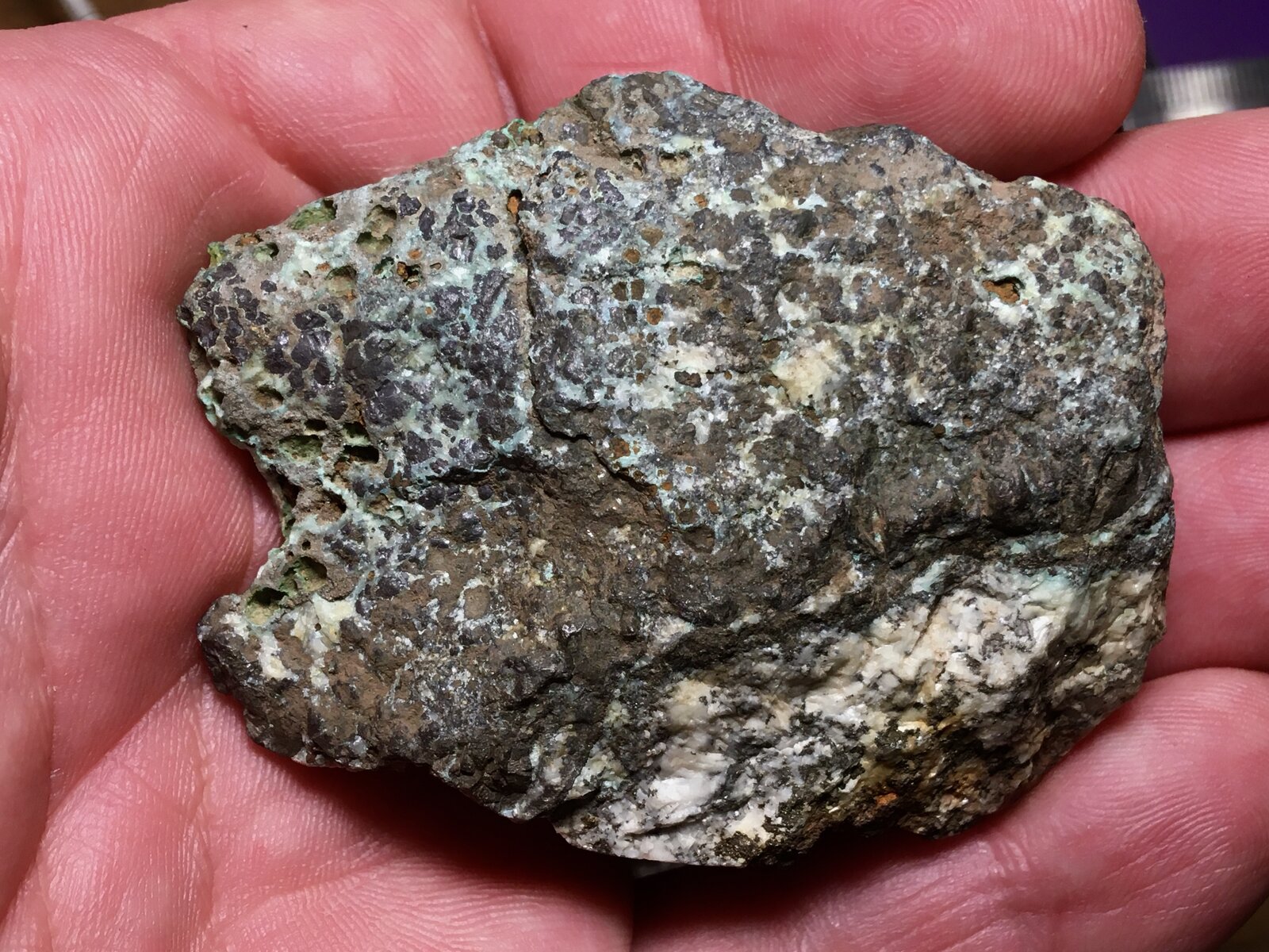villamaninita, dolomita
Providencia Mine (La Divina Providencia), La Foceja, Villanueva de Pontedo, Cármenes (Villamanín), Comarca Los Argüellos, León, Castile and León, Spain
7 x 5 cm
(Autor: Matias Raja)