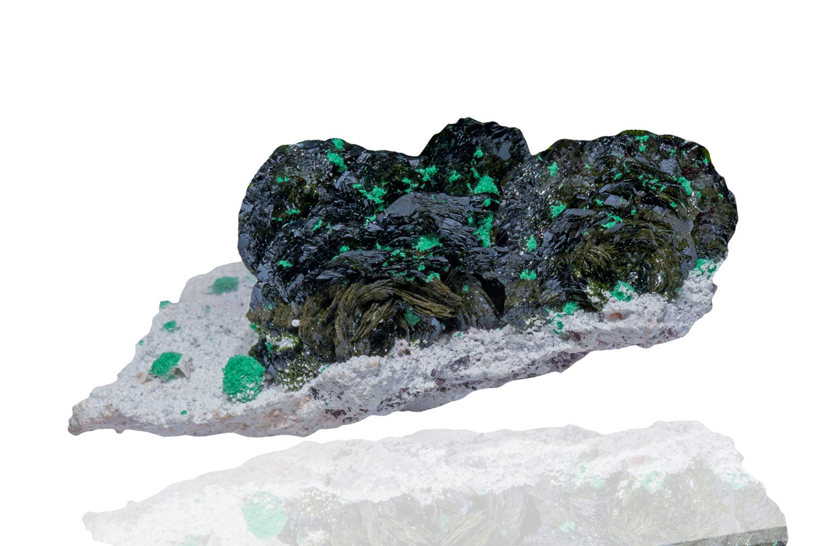 Volborthita
5.5 x 3 x 2.5 cm / cristal principal: 2.0 cm
(Autor: Museo MIM)