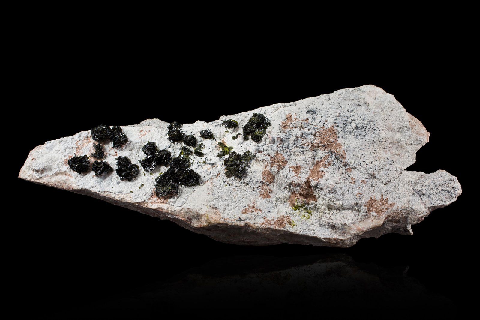 Vésigniéita con Dickita
15 x 6.5 x 4 cm / Cristal principal: 0.4 cm
(Autor: Museo MIM)