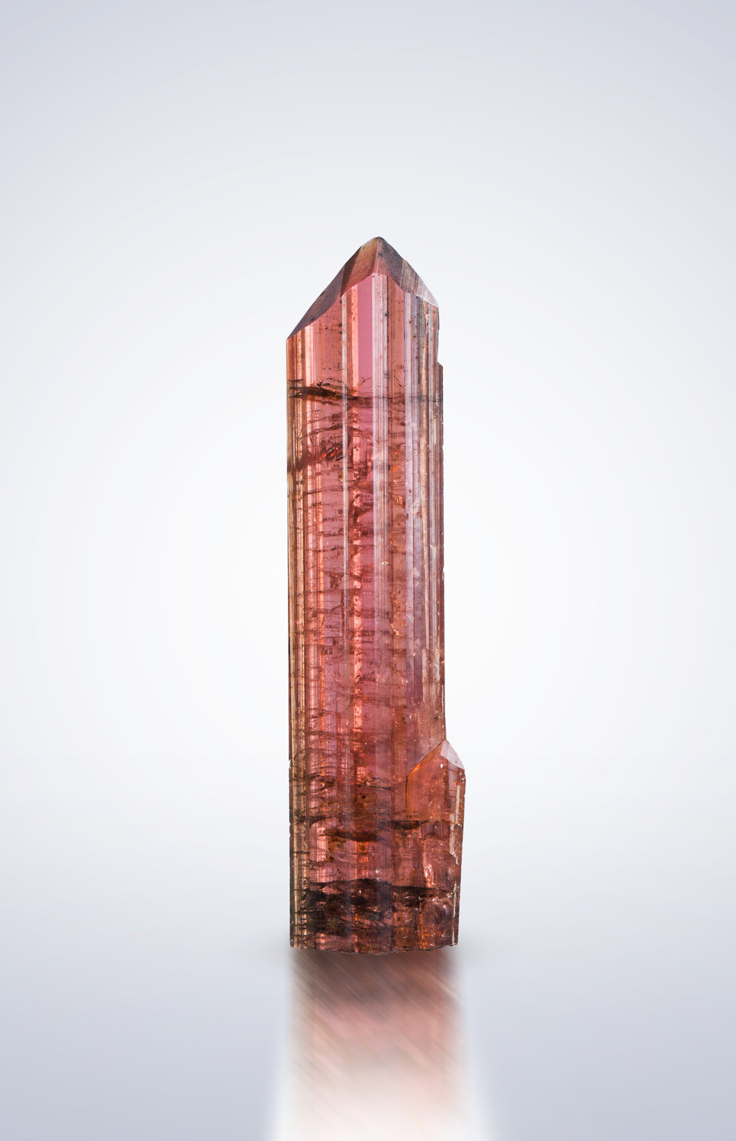 Väyrynenita
1.5 x 0.5 x 5.5 cm / cristal principal: 5.3 cm
(Autor: Museo MIM)
