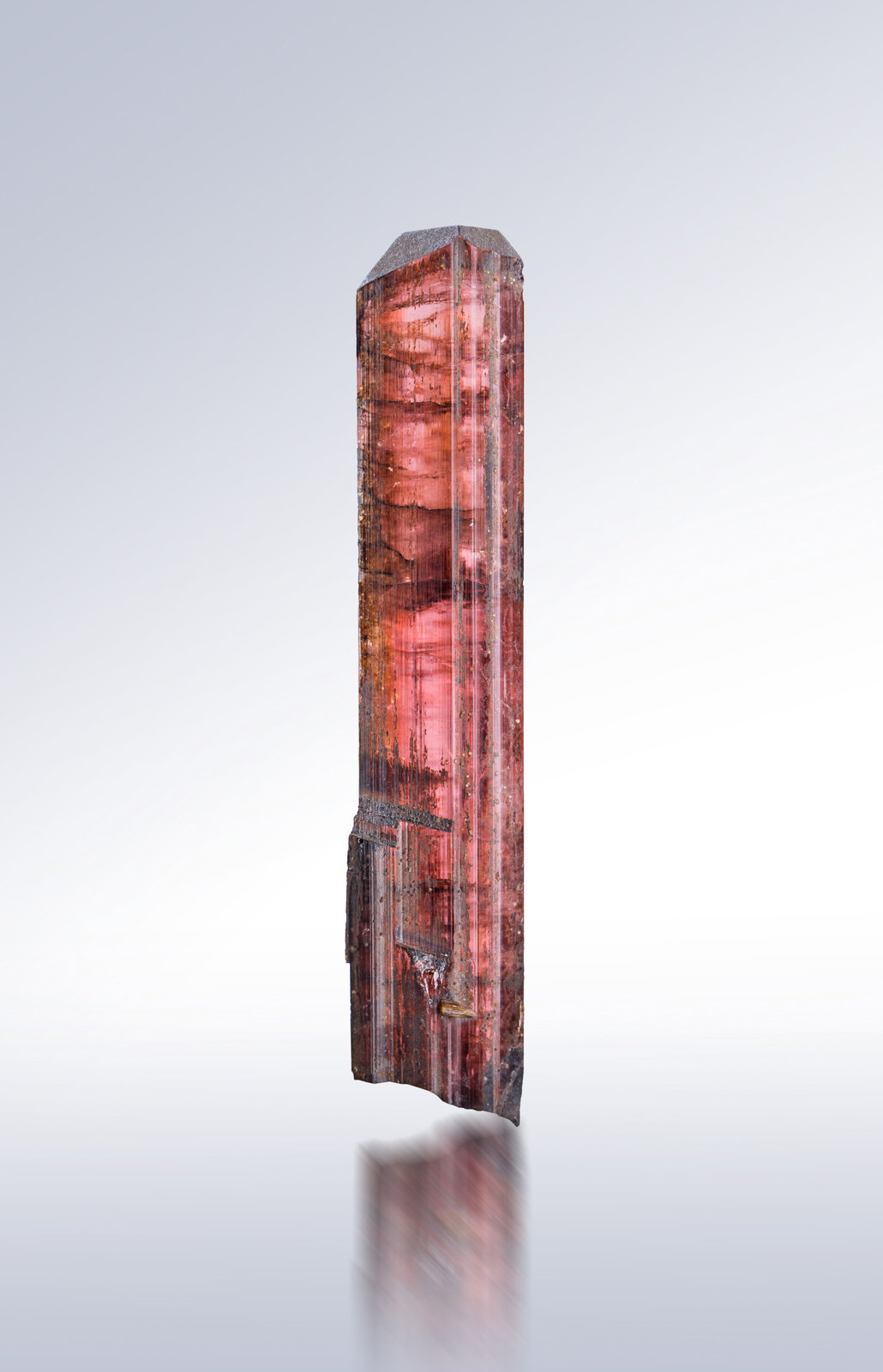 Väyrynenita
1.5 x 0.5 x 6.5 cm / cristal principal: 6.5 cm
(Autor: Museo MIM)