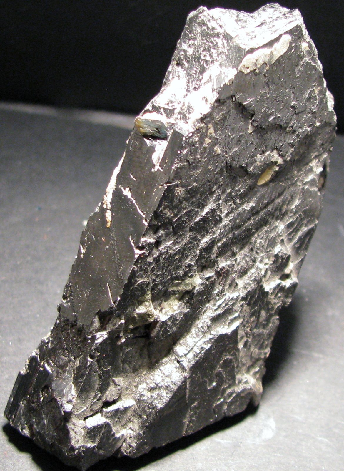 Ferberita
76 x 39 x 19 mm.
(Autor: José Luis Zamora)