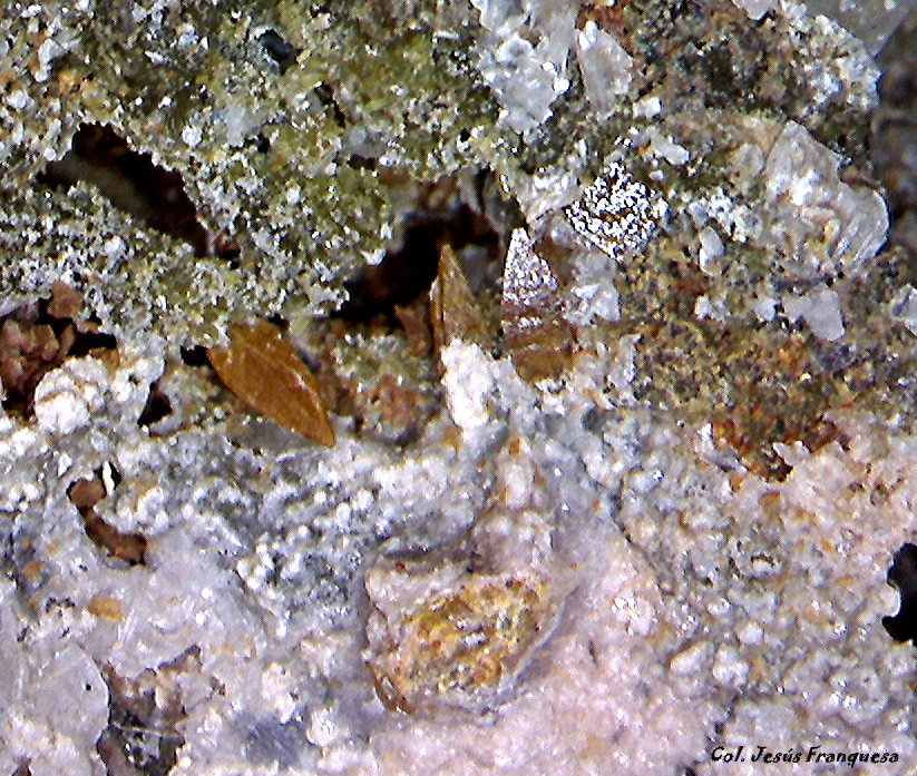 Wulfenita.
0´887 x 0´681 mm.
(Autor: Jesus Franquesa Baucells)
