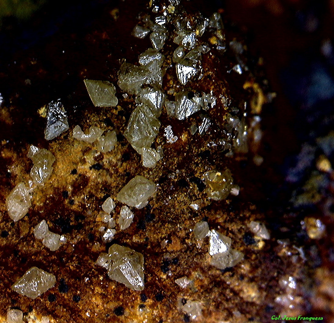 Wulfenita
2´638 x 2´498 mm.
(Autor: Jesus Franquesa Baucells)