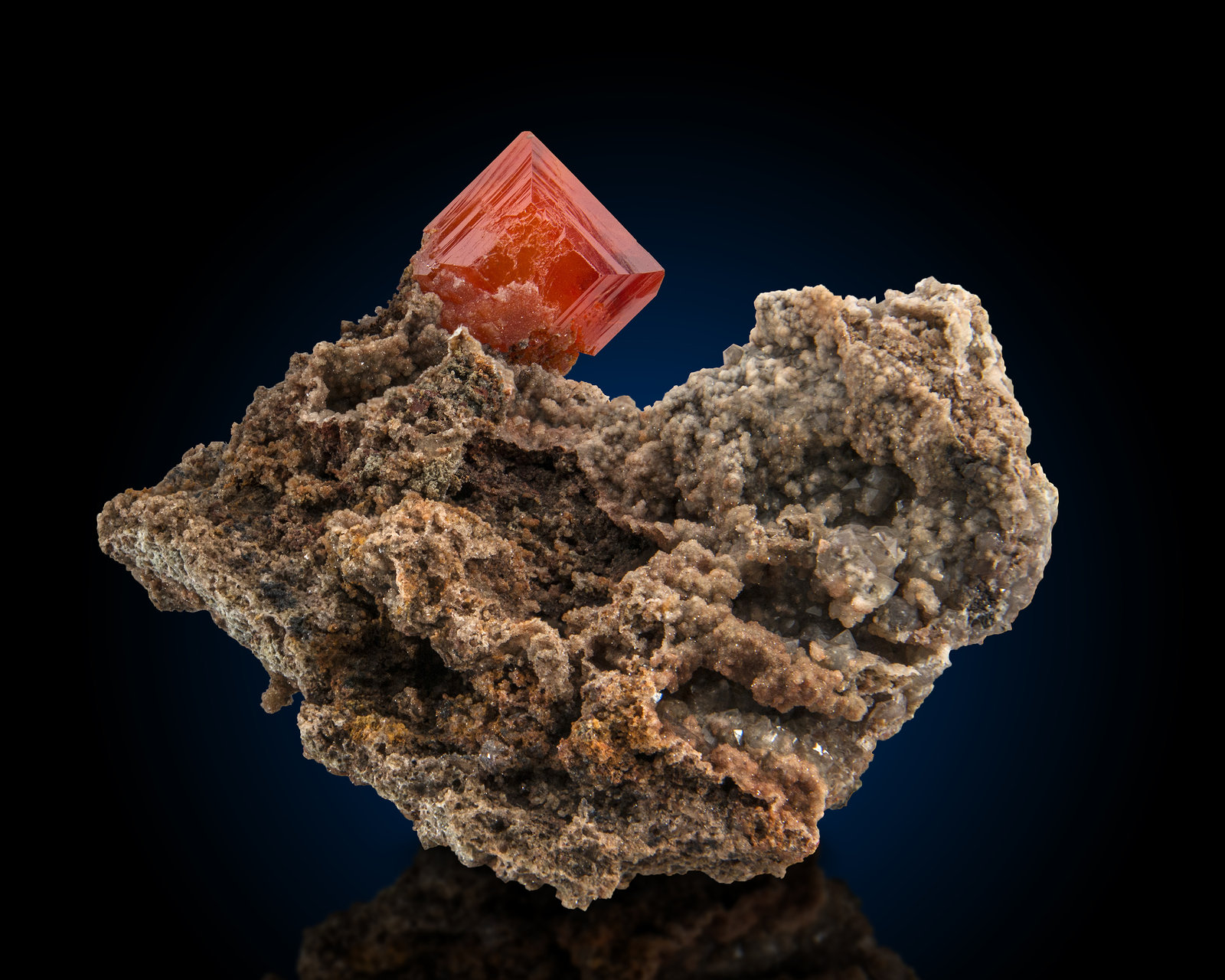 Wulfenita
10 x 7 x 6 cm / Cristal principal: 2.7 cm
(Autor: Museo MIM)