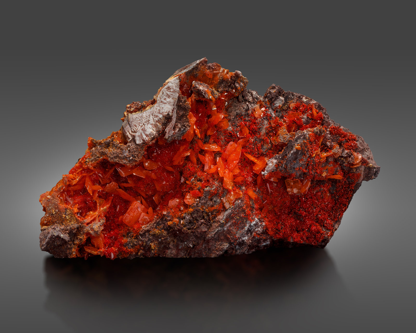 Wulfenita
26 x 10 x 15 cm / cristal principal: 2.2 cm
(Autor: Museo MIM)