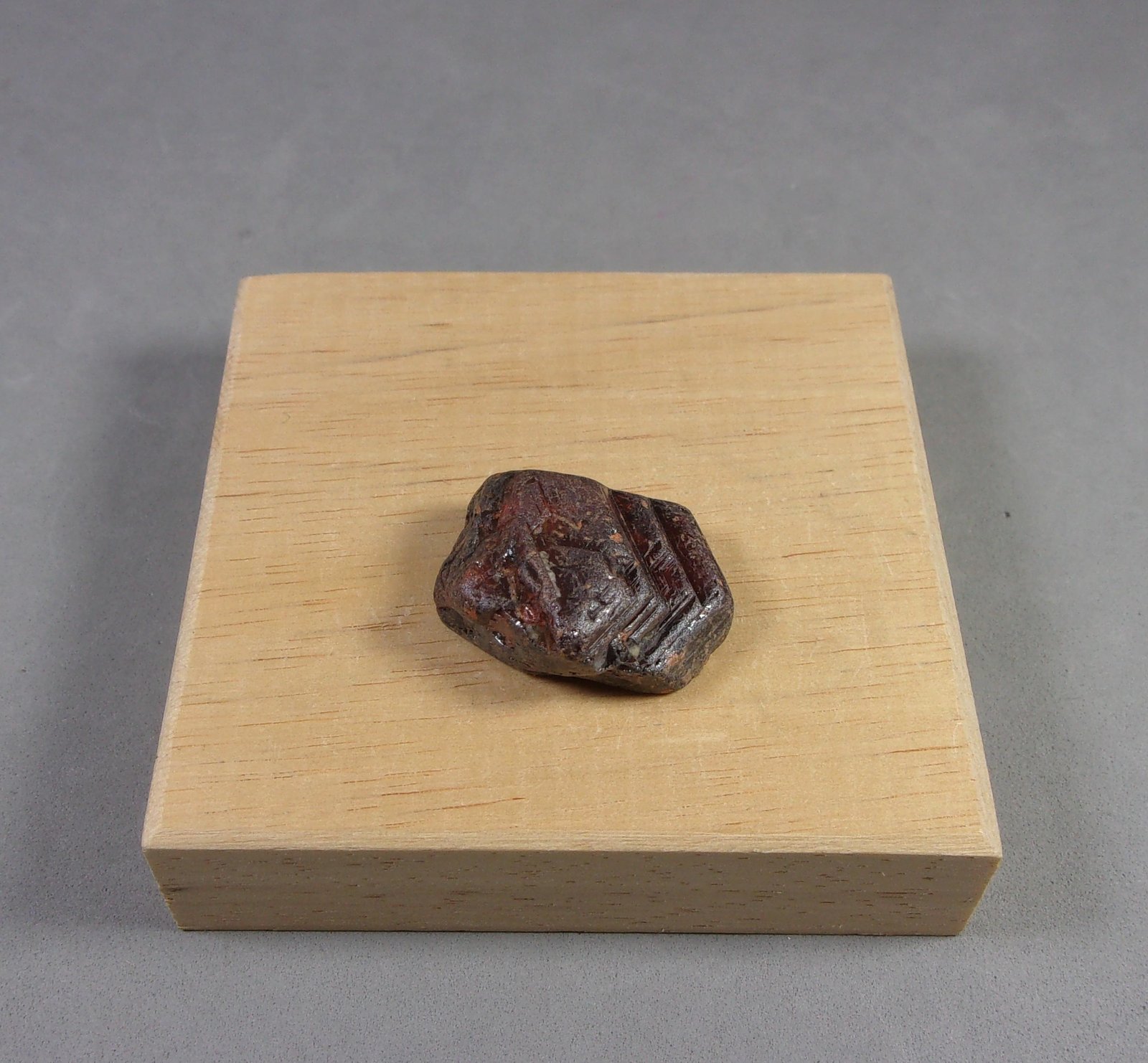Wurtzita
2,4 x 1,9 x 1 cm.
(Autor: J. G. Alcolea)