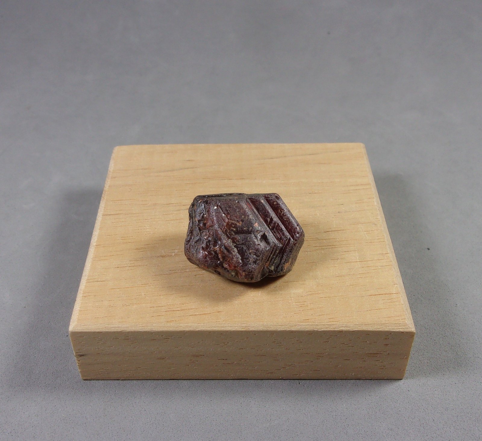 Wurtzita
2,4 x 1,9 x 1 cm.
(Autor: J. G. Alcolea)
