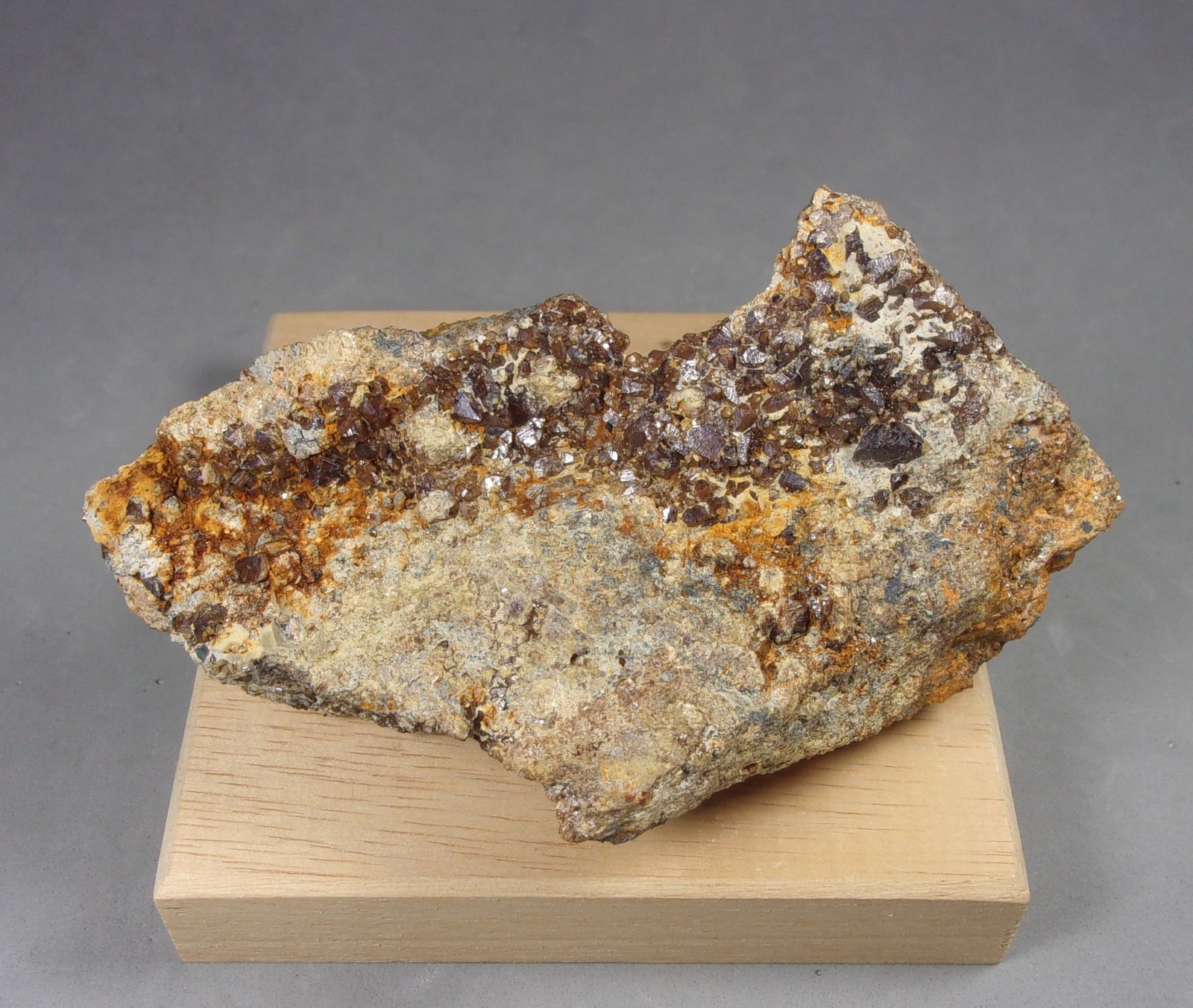 Wurtzita
10,1 × 5 × 3,1 cm.
(Autor: J. G. Alcolea)
