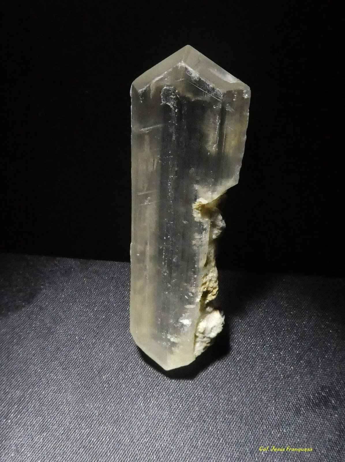 Yeso.
70x20x10 mm.
(Autor: Jesus Franquesa Baucells)