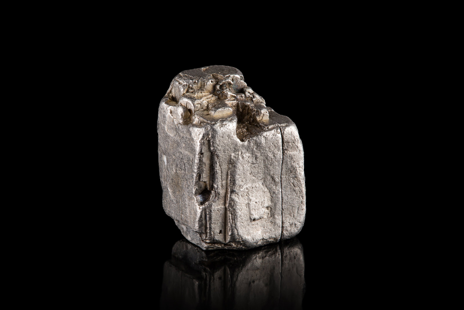 Zvyagintsevita
1 x 1 x 0.5 cm
(Autor: Museo MIM)