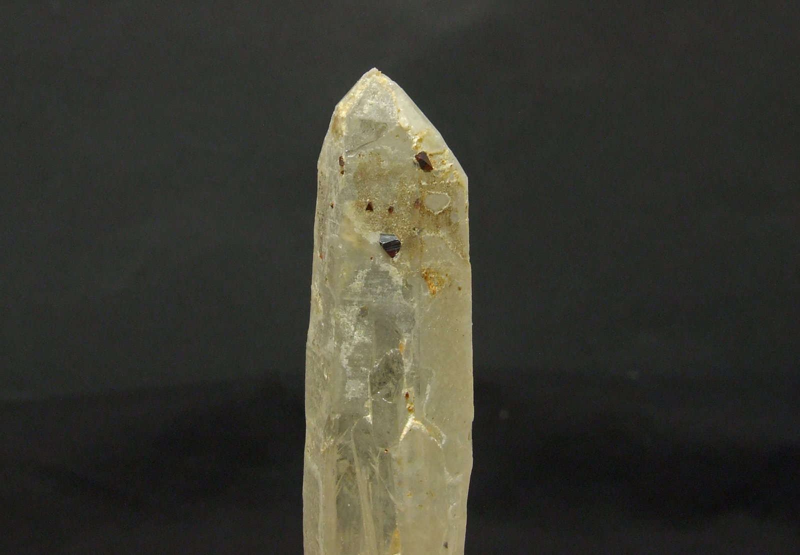 Anatasa en Cuarzo
65x18mm (Anatasas: 2mm)
(Autor: joaquin gar)
