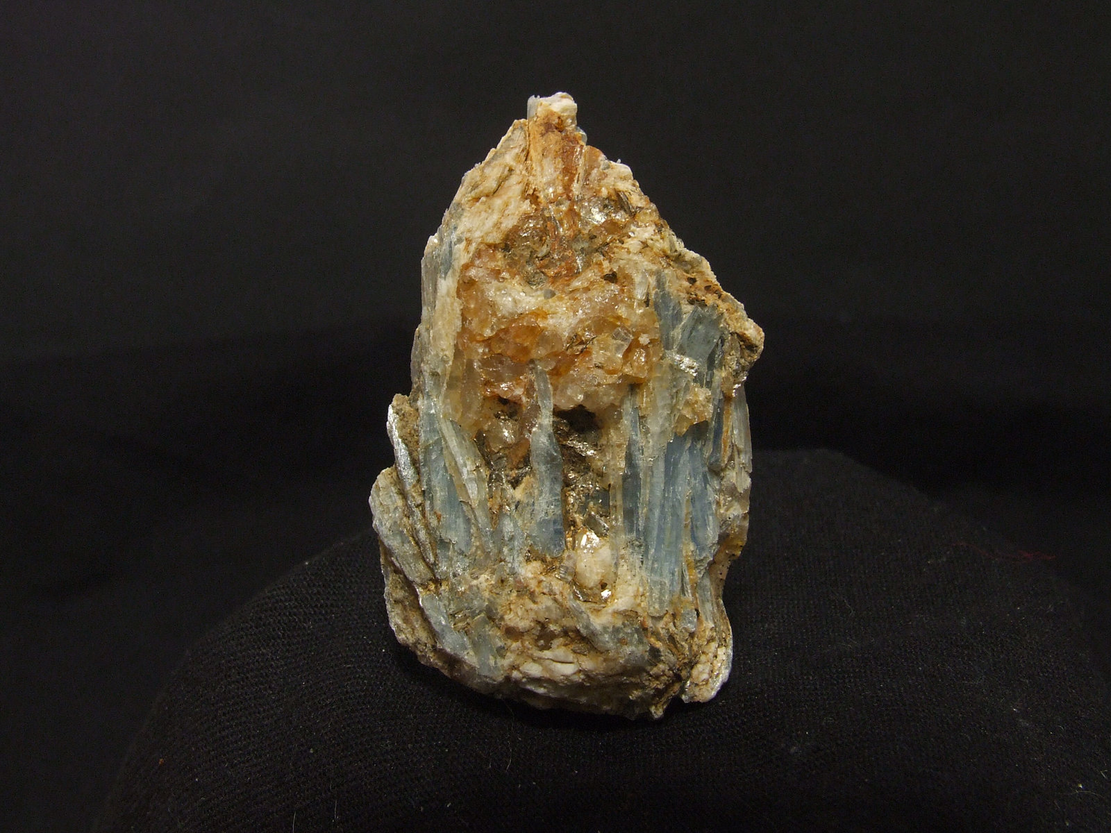 Cianita
55x35mm
(Autor: joaquin gar)